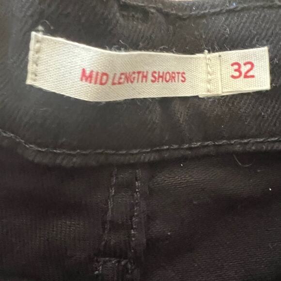 Women's Levi's® Mid-Length Jean Shorts Black Size 32 - Picture 10 of 11
